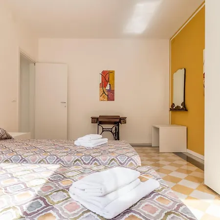 Celestia Castello By Waterbus Veneza