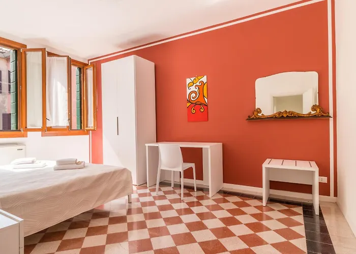 Celestia Castello By Waterbus Veneza