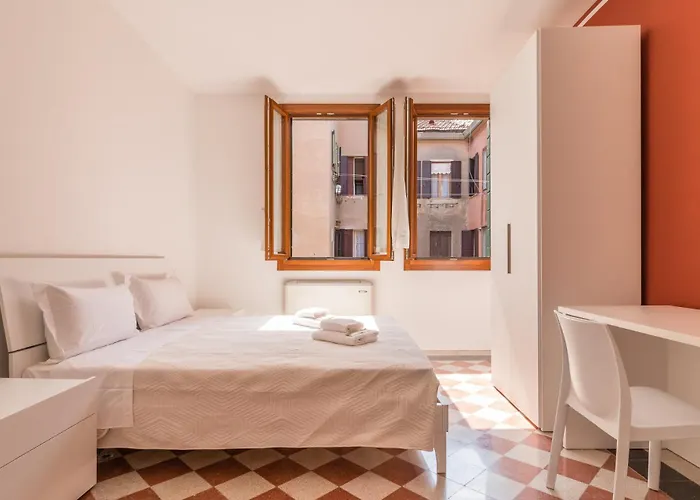 Celestia Castello By Waterbus Venecia