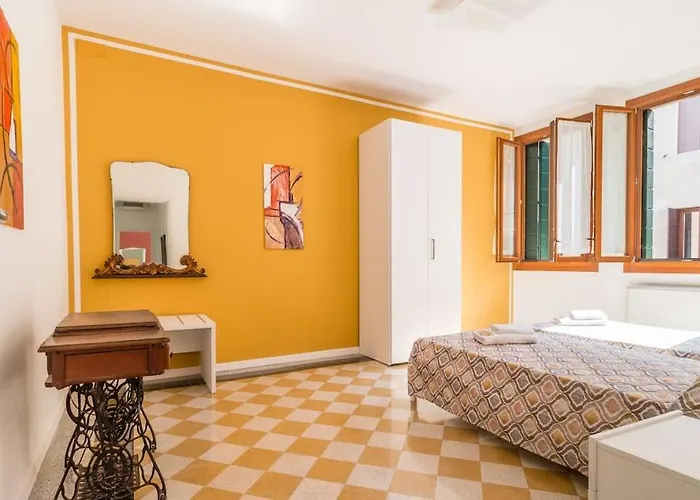 Celestia Castello By Waterbus * Venecia